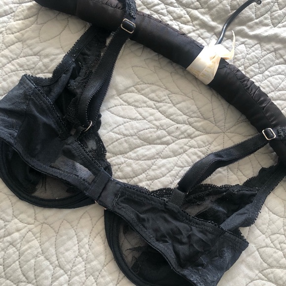 Ralph Lauren… black lace bra 34C - Picture 3 of 13